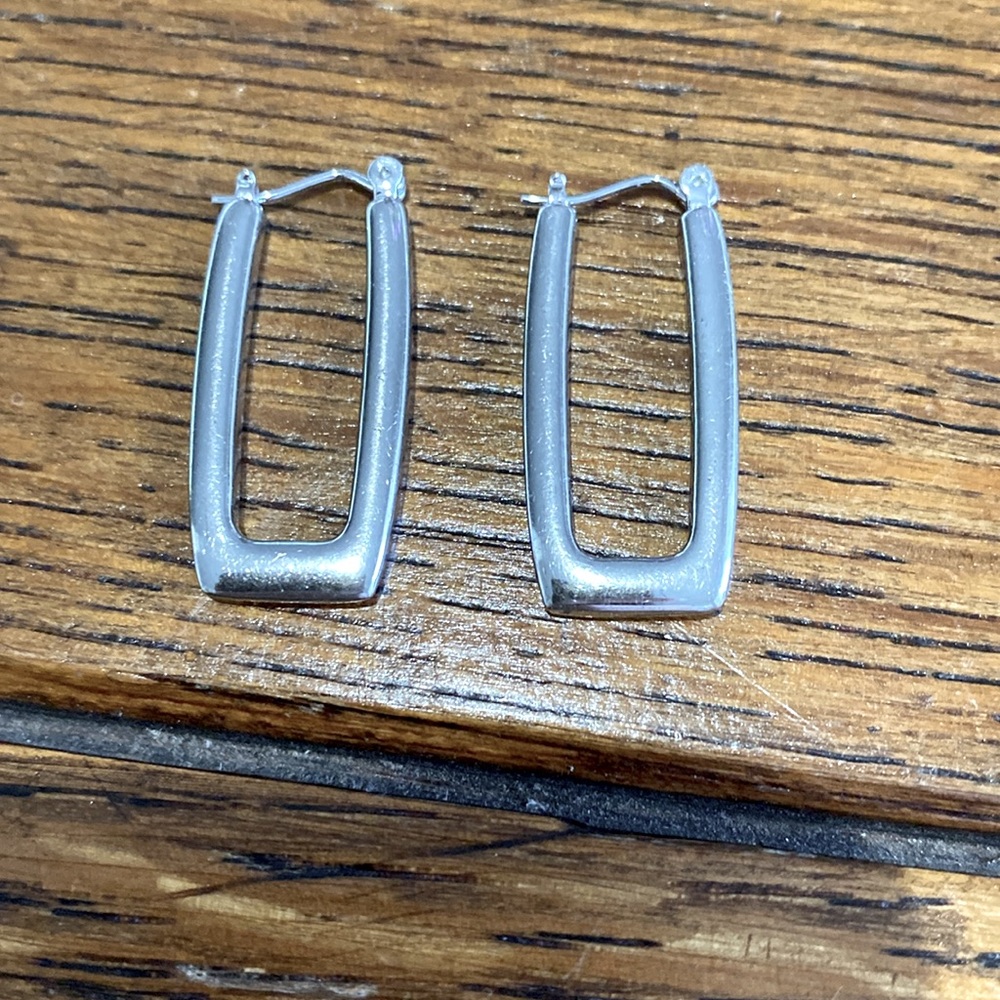 Silver 1.5 in rectangle pierced earrings. Very secure and light. They are pretty - Picture 2 of 12